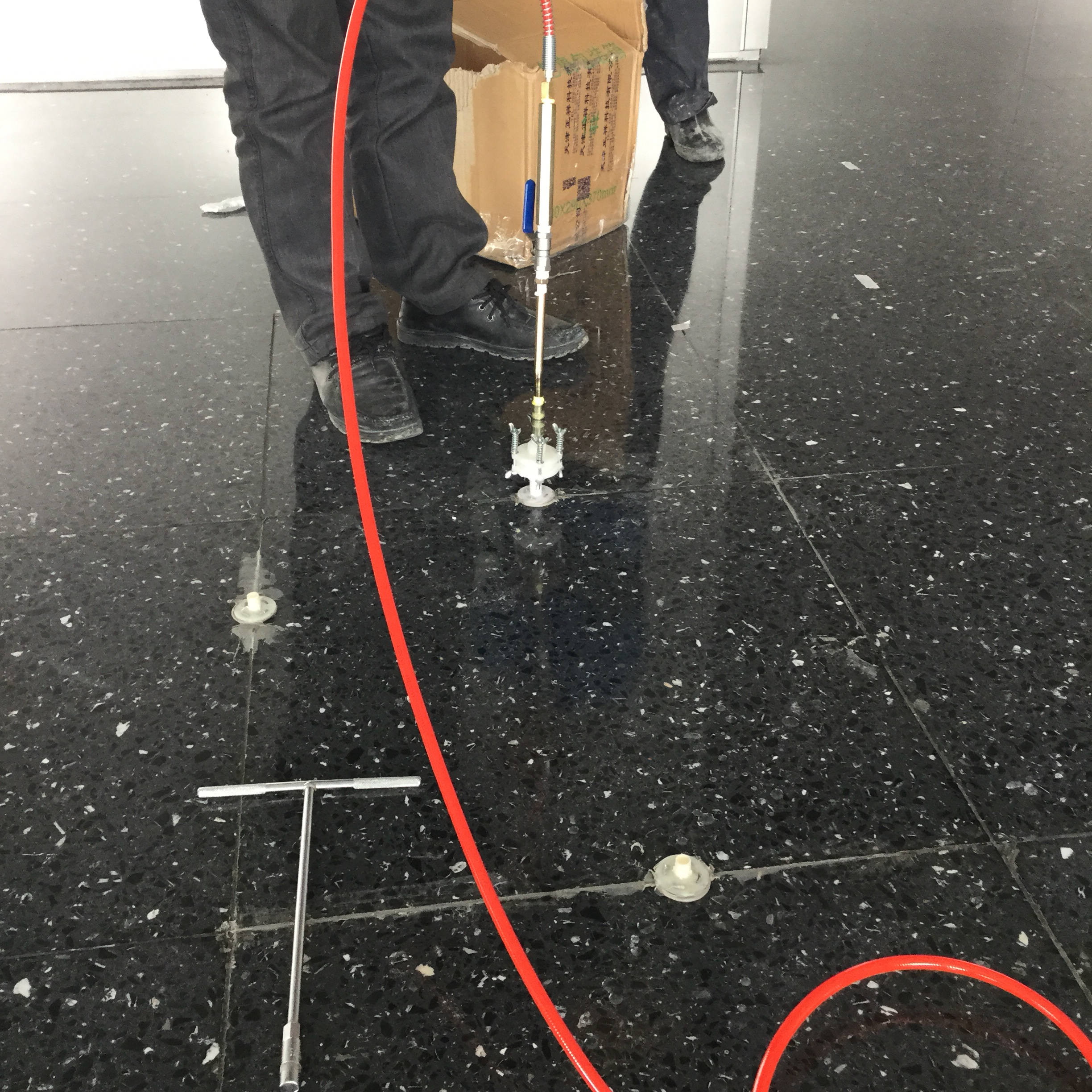 卫生间墙体瓷砖空鼓了怎么维修呢?(卫生间墙体瓷砖空鼓了怎么维修呢视频) 卫生间墙体瓷砖空鼓了怎么维修呢?(卫生间墙体瓷砖空鼓了怎么维修呢视频)